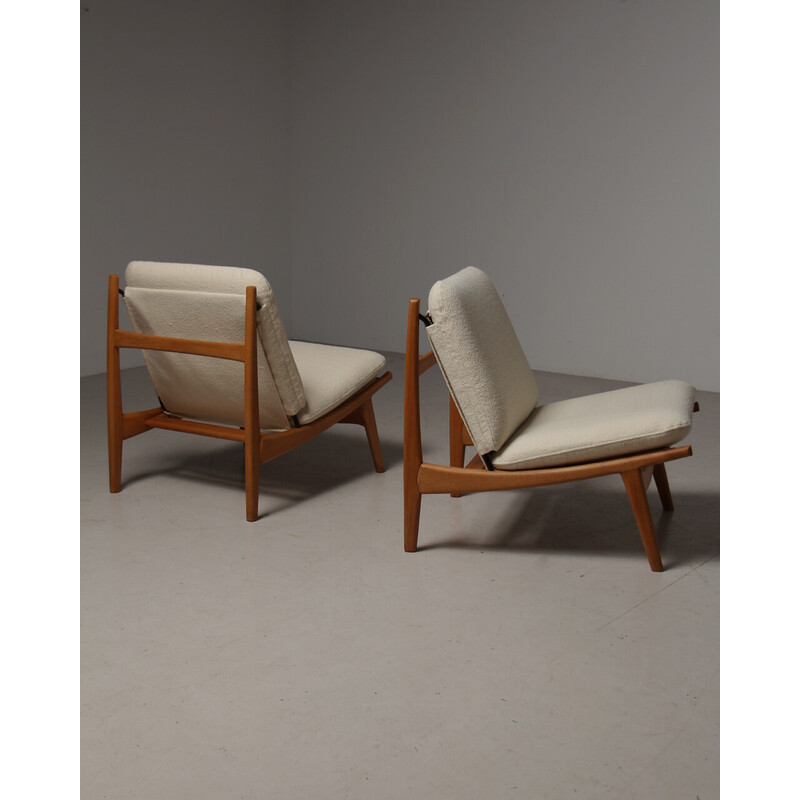 Paire de chauffeuses vintage modèle 790 en en bois massif et hêtre par Joseph-André Motte Steiner, 1960