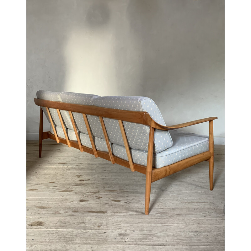 Vintage 3-Sitzer-Sofa aus Kirschholz und grauem Stoff von Wilhelm Knoll, 1960