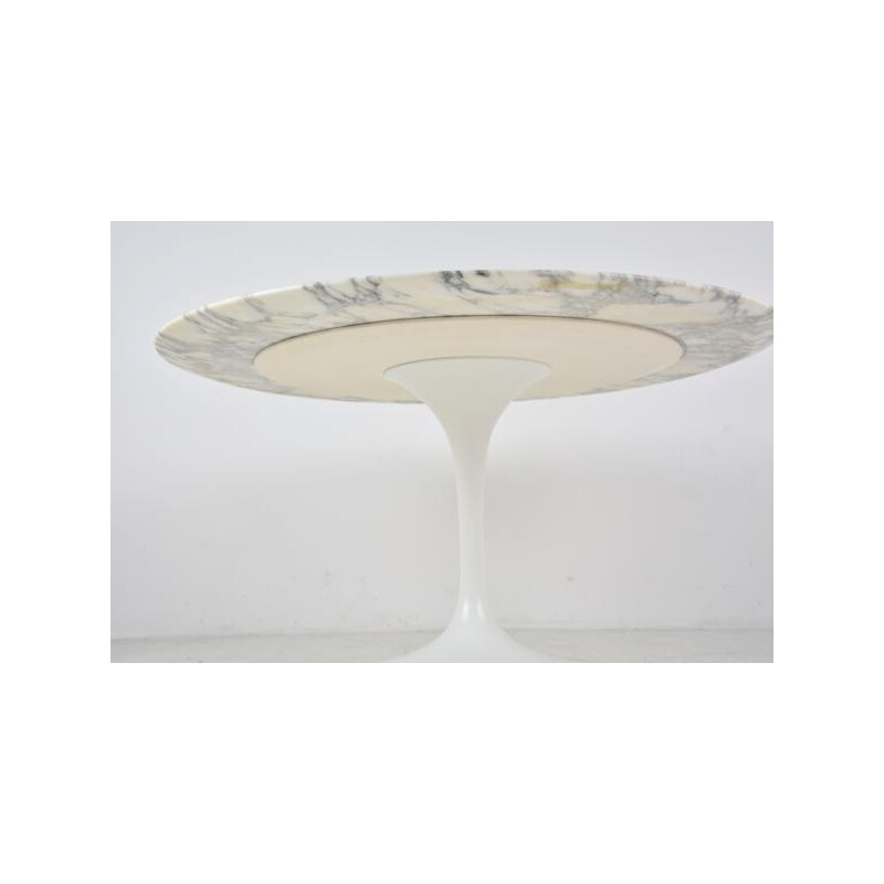 White dining table by Eero Saarinen for Knoll International - 1960s
