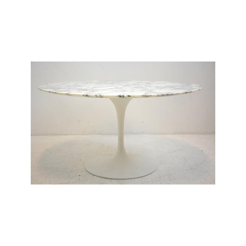 White dining table by Eero Saarinen for Knoll International - 1960s