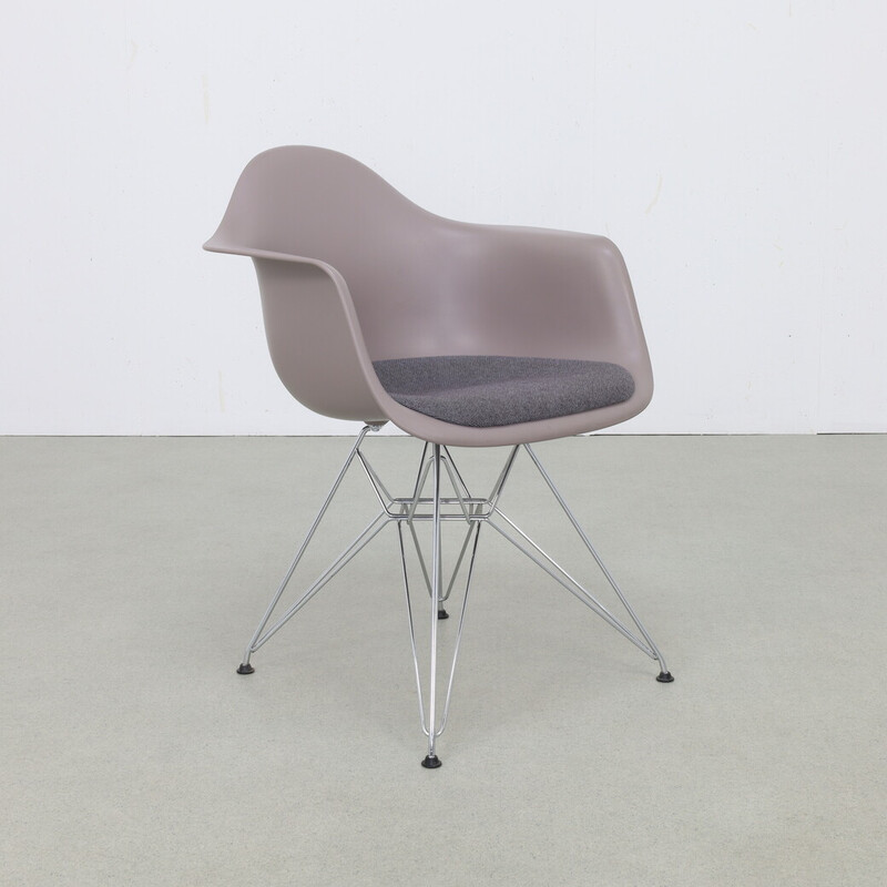 Conjunto de 4 cadeiras de jantar vintage de Charles e Ray Eames para Vitra, 2013