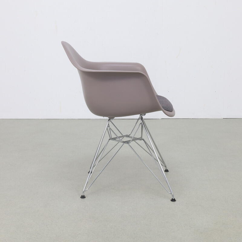 Satz von 4 Vintage-Esszimmerstühlen von Charles und Ray Eames für Vitra, 2013