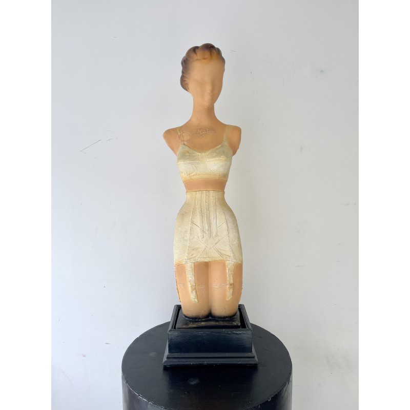 Manequim de gesso vintage representando um busto feminino para a Novita, 1950