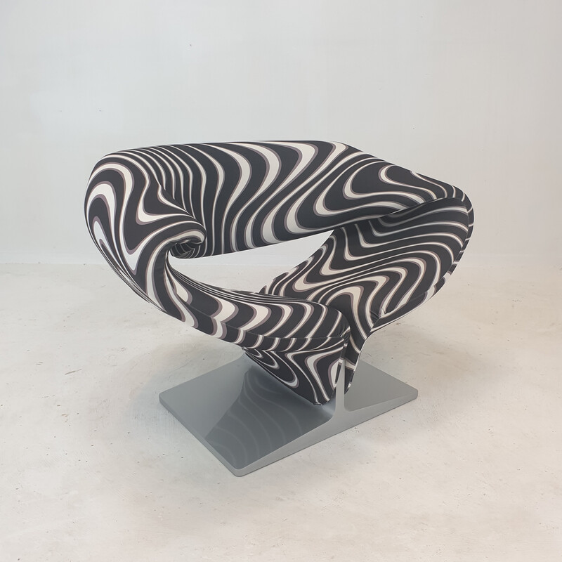 Cadeira "Ribbon" vintage com otomana em tecido momentum preto de Pierre Paulin para Artifort, França 1990