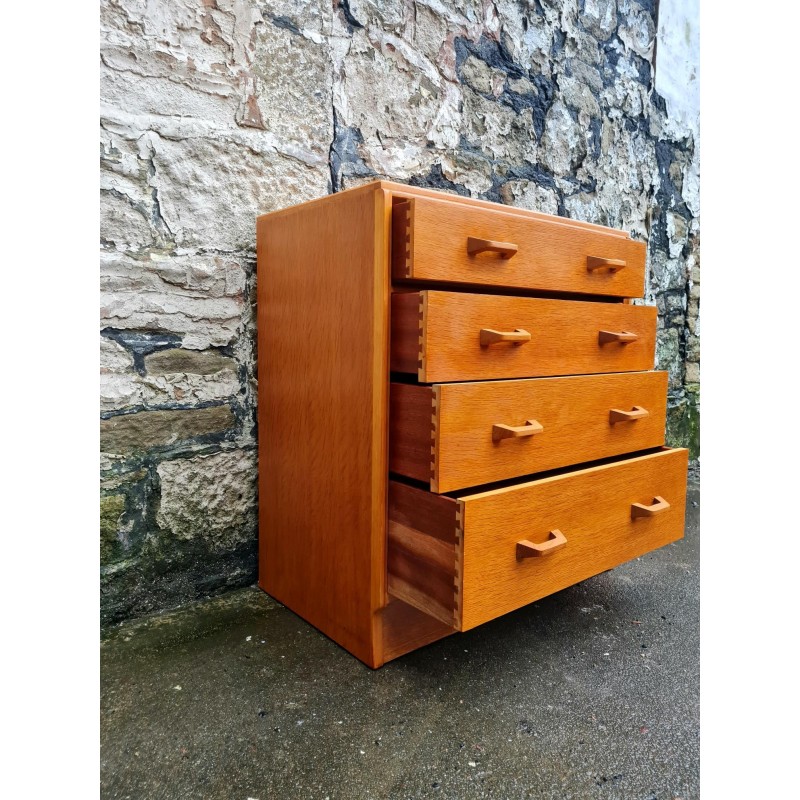 Cómoda vintage em madeira maciça e carvalho com 4 gavetas para a G-Plan Furniture