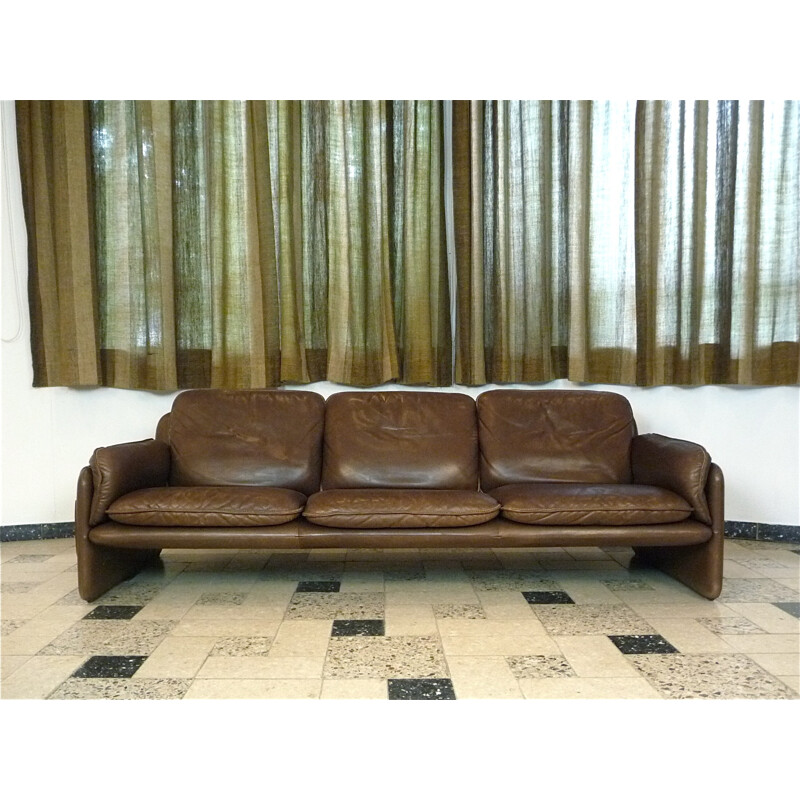 DS61 3-seater brown leather sofa produced by De Sede - 1960s