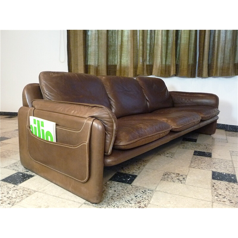 DS61 3-seater brown leather sofa produced by De Sede - 1960s
