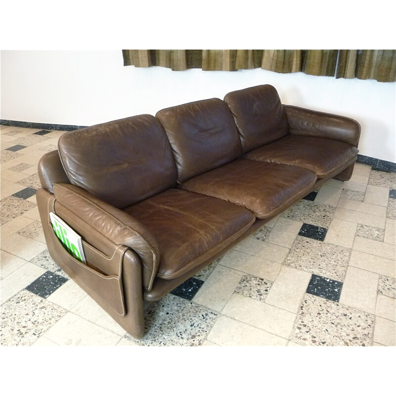 DS61 3-seater brown leather sofa produced by De Sede - 1960s