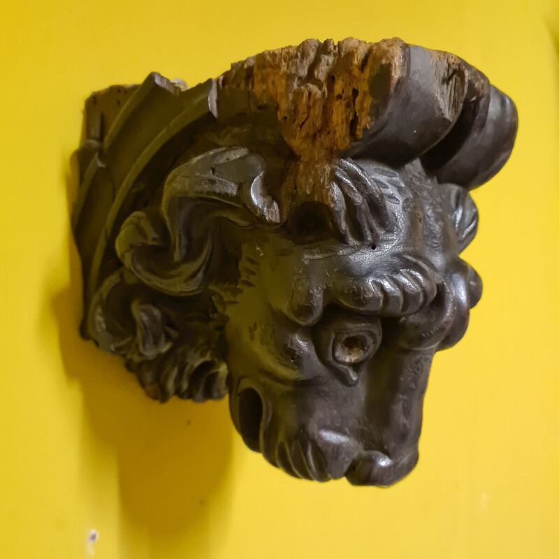 Vintage-Skulptur aus poliertem schwarzem Holz, die einen Löwenkopf darstellt
