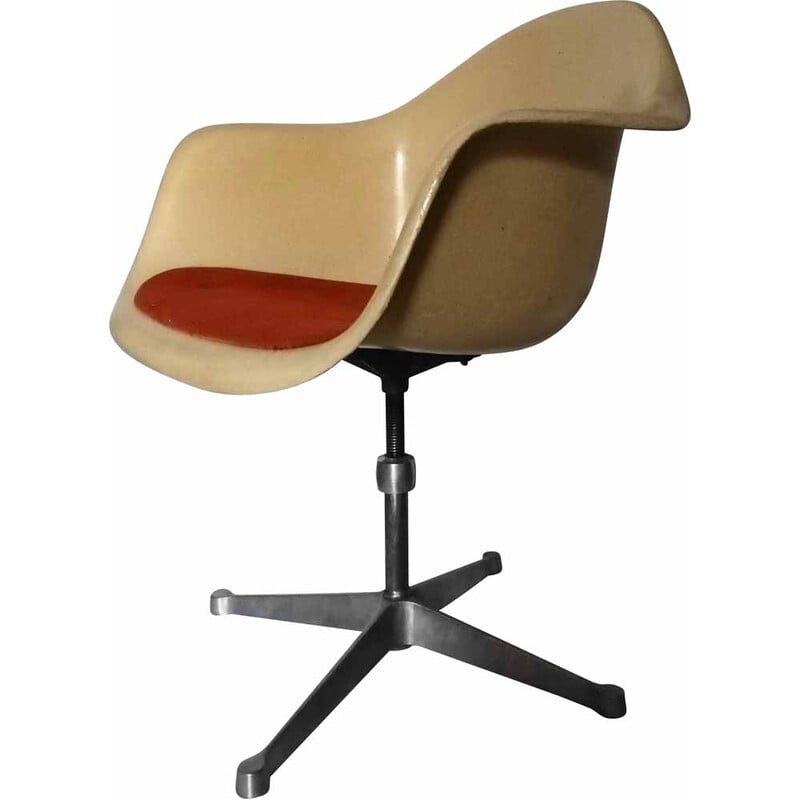 Vintage fiberglass office chair by Charles and Ray Eames for Herman Miller, 1960