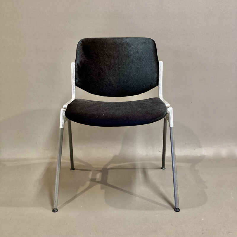 Set of 6 vintage aluminum and metal chairs by Giancarlo Piretti for Castelli, 1960