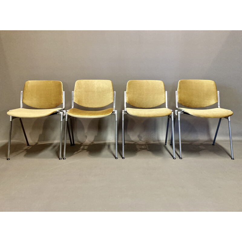 Set of 4 vintage aluminum and metal chairs by Giancarlo Piretti for Castelli, 1950