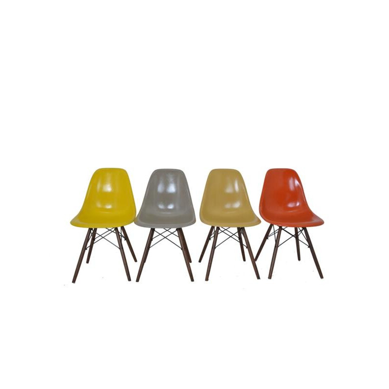 Set of 4 DSW chairs by Charles and Ray Eames - 1960s