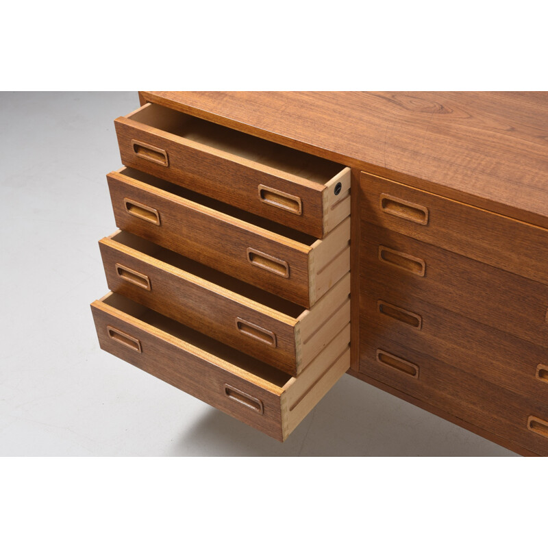 Chest of drawers with 8 drawers by Poul hundevad - 1960s