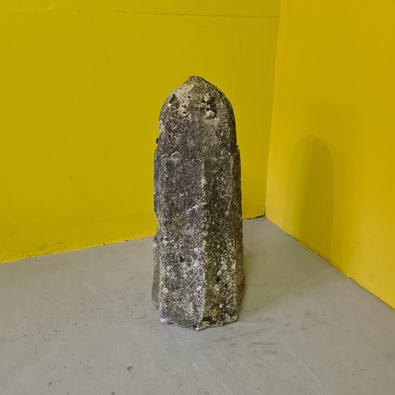 Pilar vintage de piedra arenisca tallada a mano, Francia
