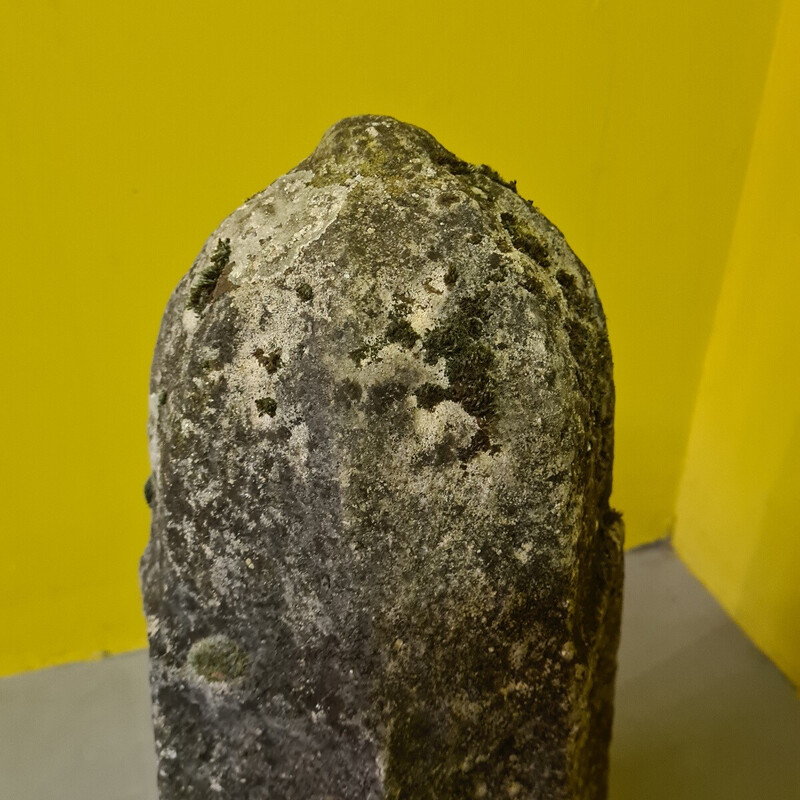 Pilar vintage de piedra arenisca tallada a mano, Francia