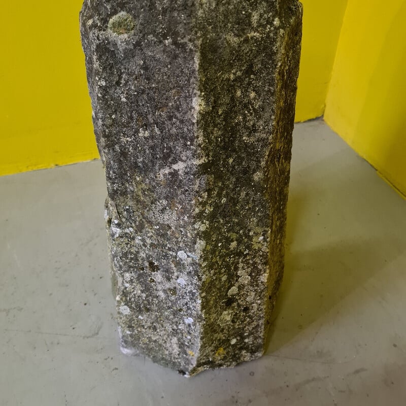 Pilastro vintage in pietra arenaria tagliata a mano, Francia