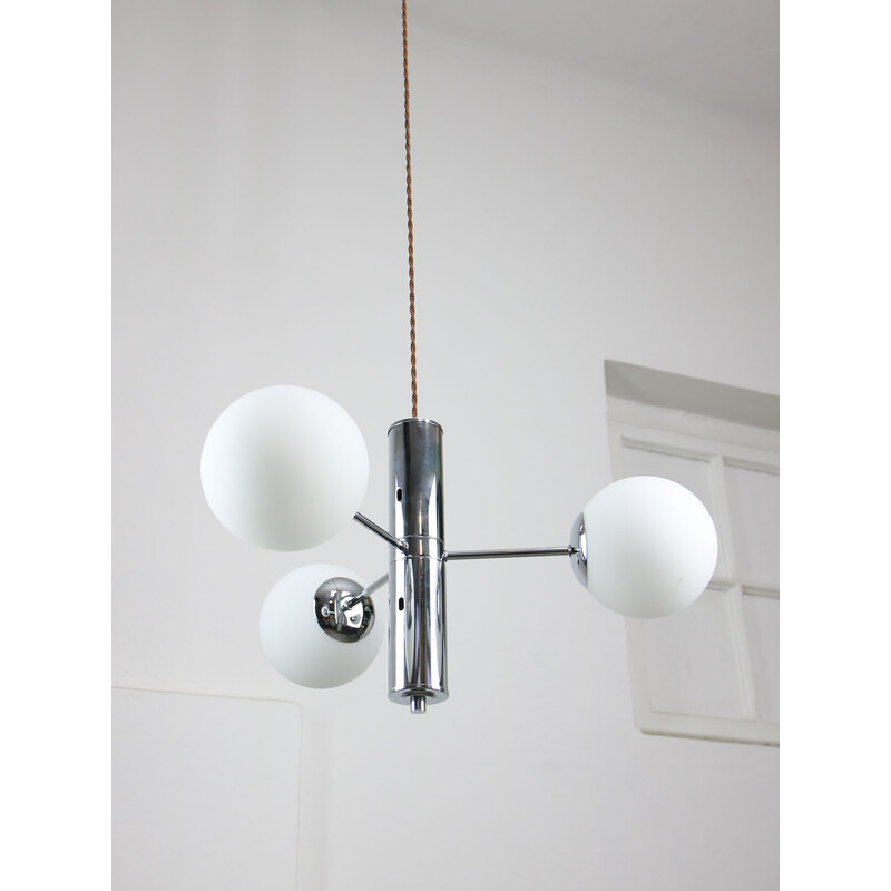 Vintage Sputnik chandelier in chrome and opaline, Italy 1970