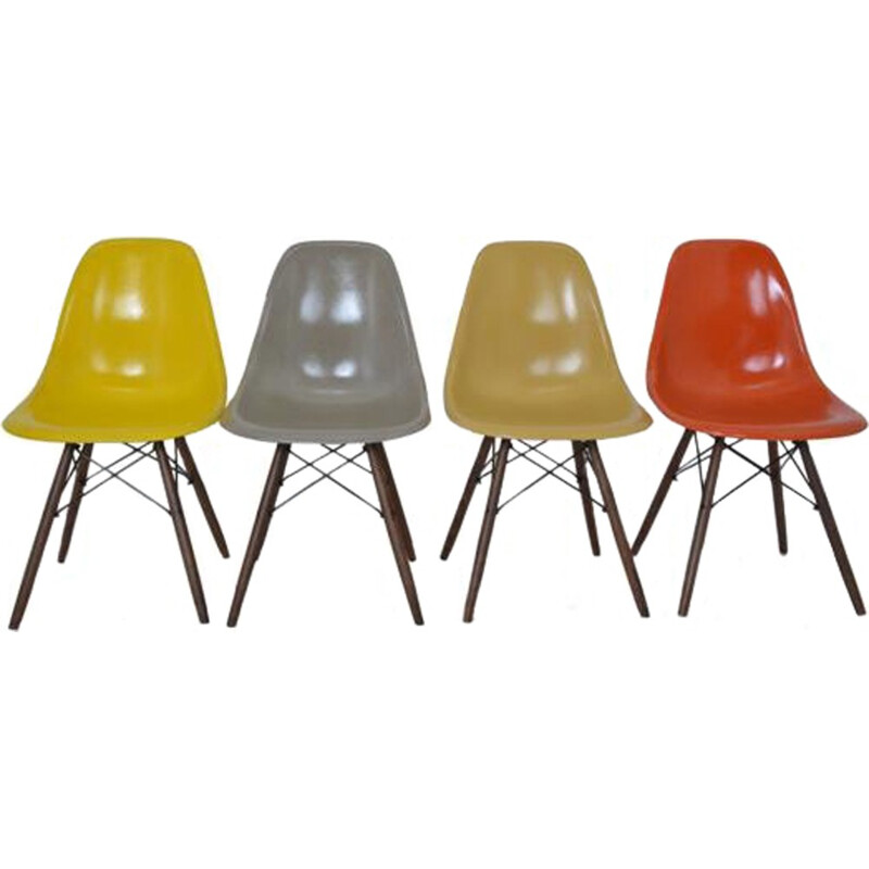 Set of 4 DSW chairs by Charles and Ray Eames - 1960s