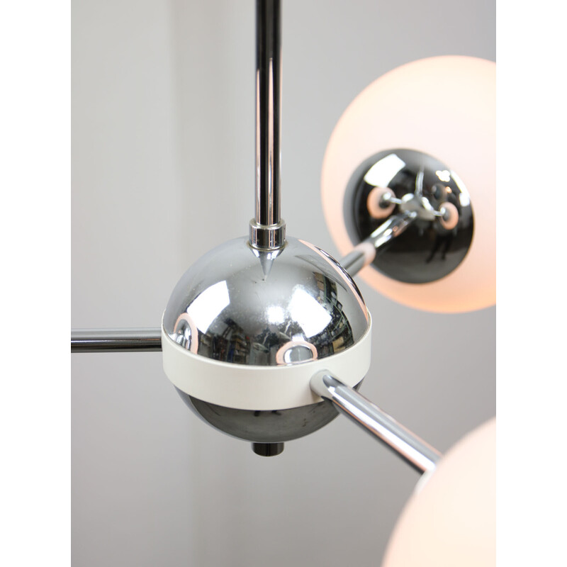 Vintage Sputnik chandelier in chrome and opaline, Italy 1970