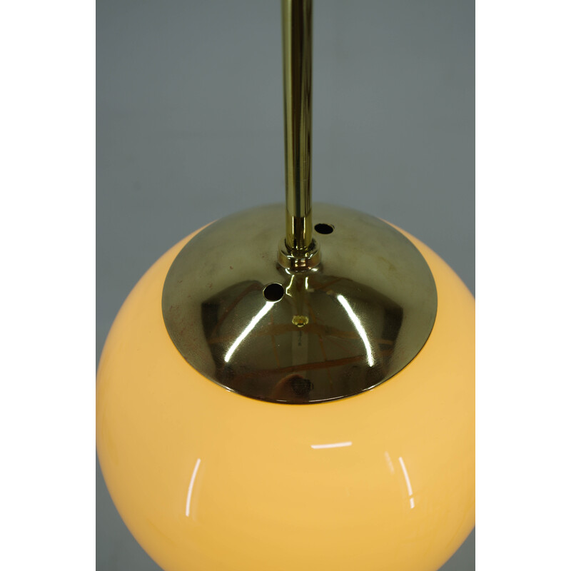 Suspension vintage Bauhaus en laiton et verre soufflé, 1930