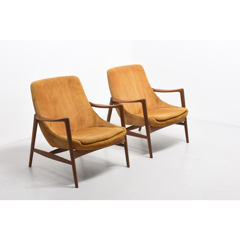 Paire de fauteuils orange by Rastad & Relling - 1950