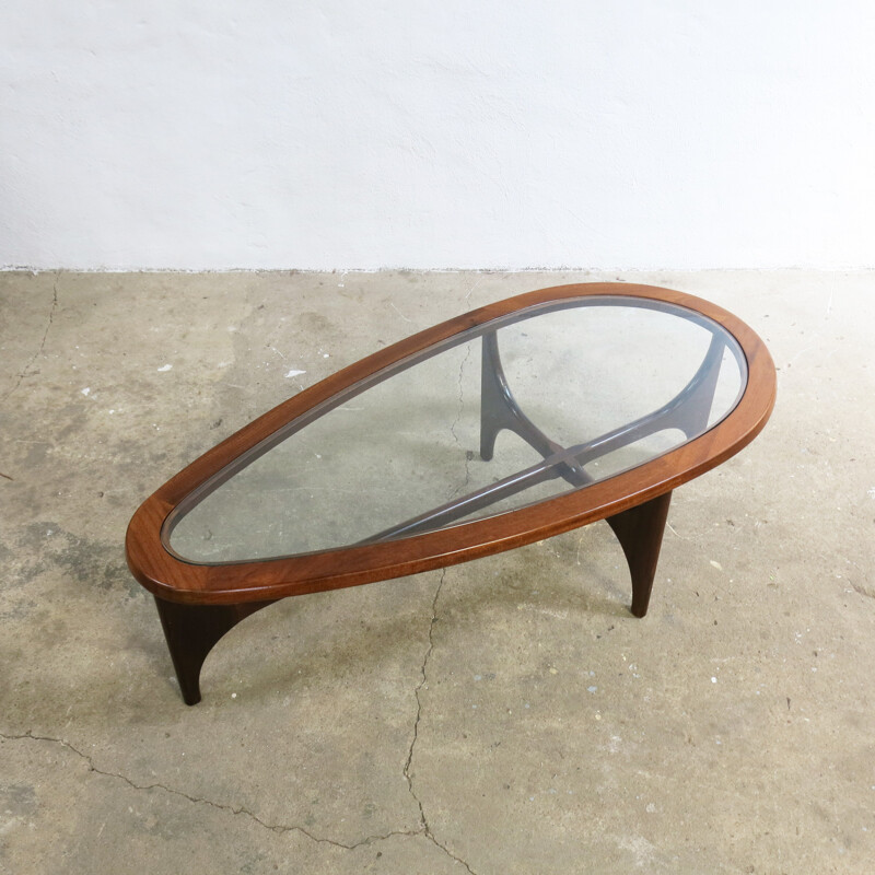 Table basse ovale "larme" de Stonehill - 1960