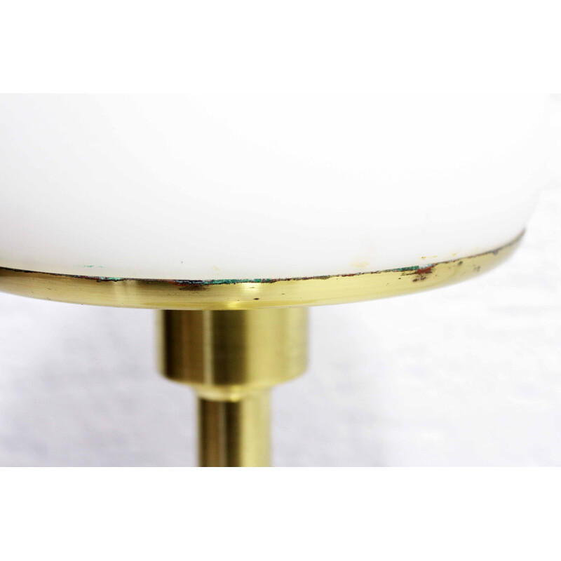 Candeeiro de mesa vintage em metal dourado e vidro opalino, 1980