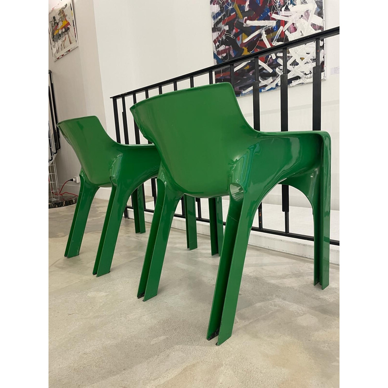 Coppia di sedie Gaudi vintage in robusta plastica verde di Vico Magistretti, Italia