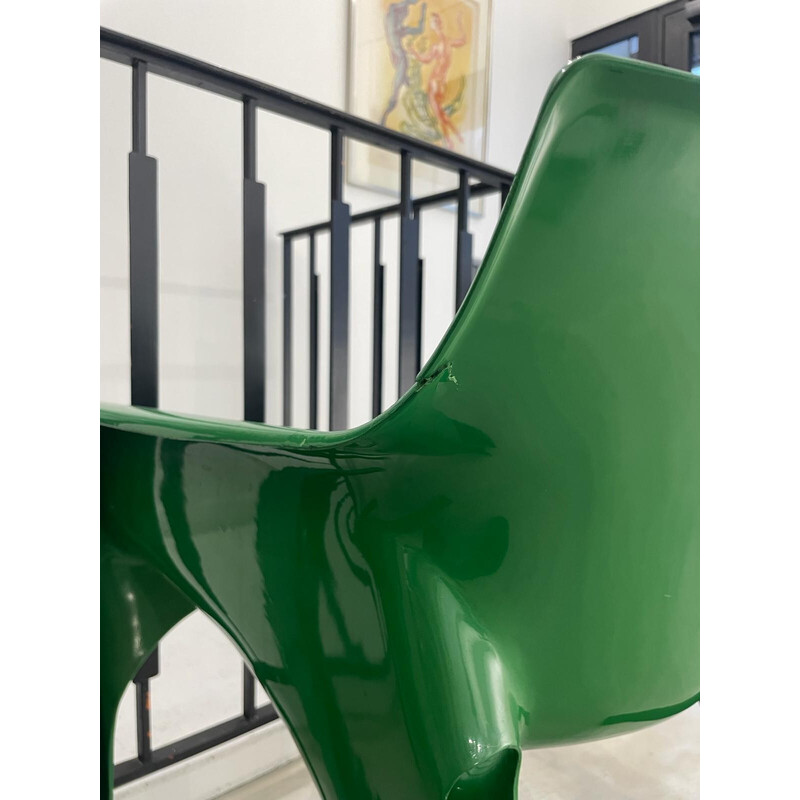 Par de cadeiras Gaudi vintage em plástico verde resistente de Vico Magistretti, Itália