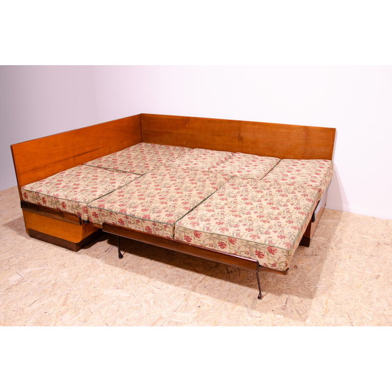 Sofá cama vintage de chapa de nogal de Jindřich Halabala para Up Závody, Checoslovaquia 1950