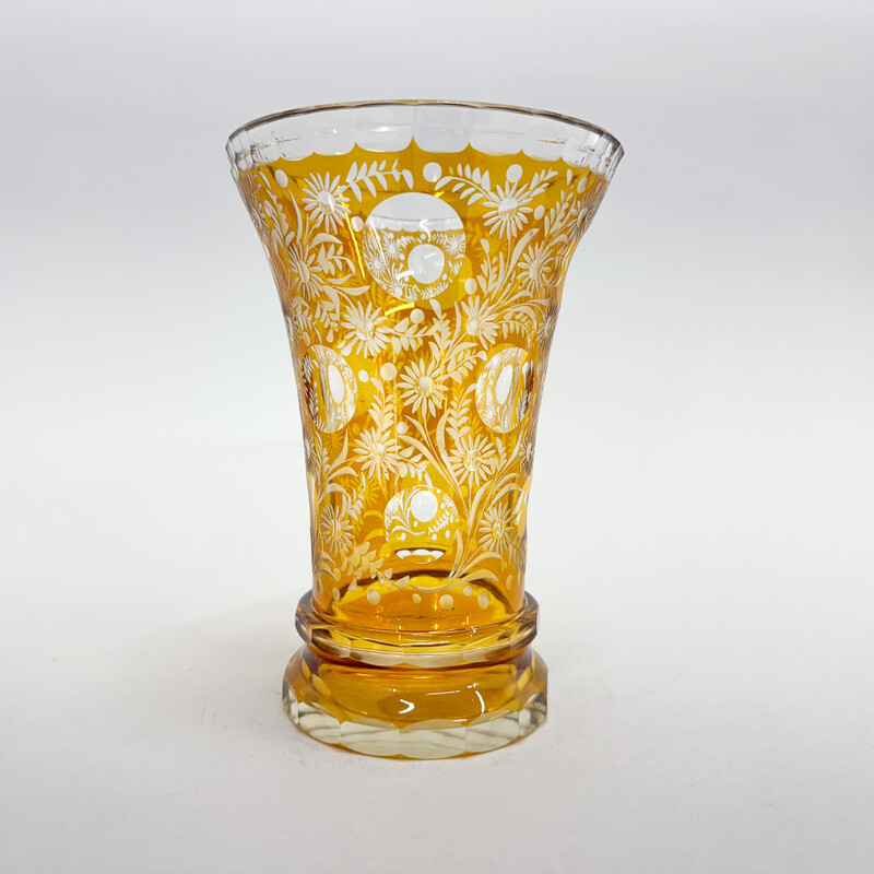 Jarrón vintage de cristal transparente con motivos florales, Checoslovaquia
