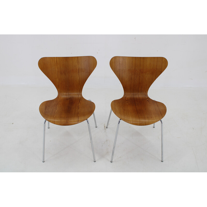 Paire de chaises vintage série 7 par Fritz Hansen en bois de pin, Danemark 1970