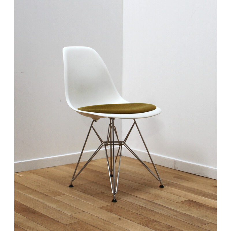Chaises vintage DSR en aluminium chromé et plastique par Charles et Ray Eames pour Vitra