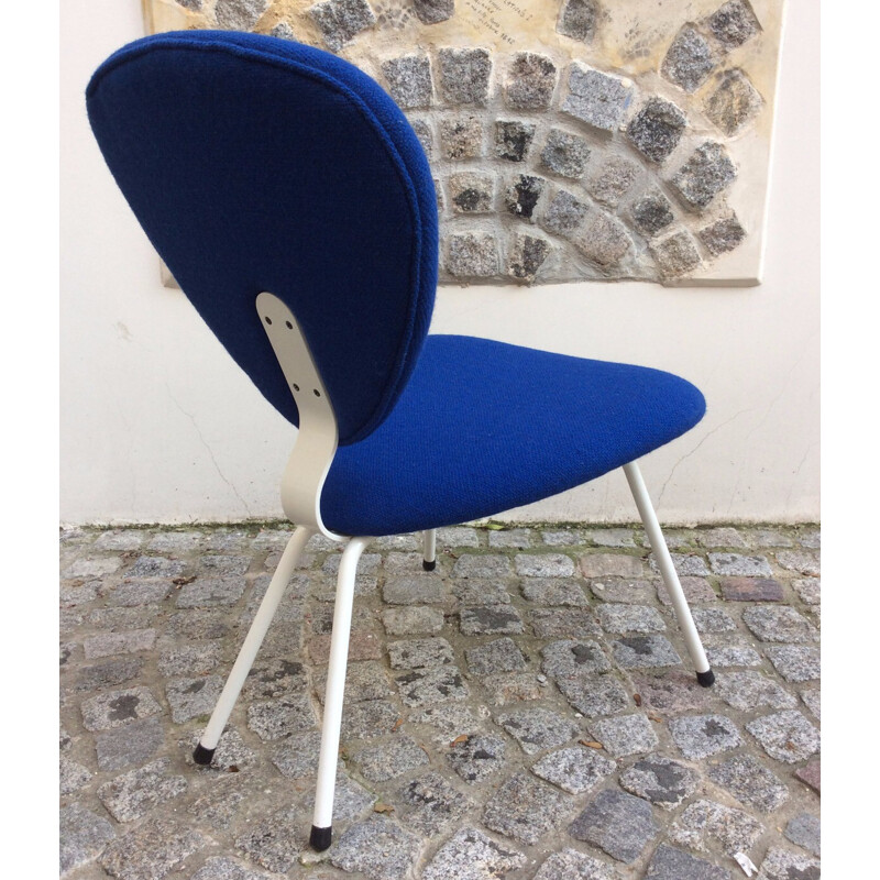 A pair of blue low chairs in steel produced by Vega - 1980s