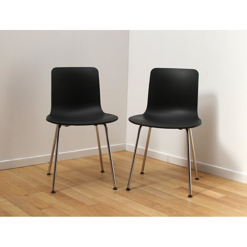Pareja de sillas "Hal" de aluminio cromado y plástico negro de Jasper Morrison para Vitra