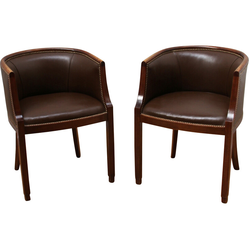 Pair of vintage barrel armchairs in varnished wood and brown leather