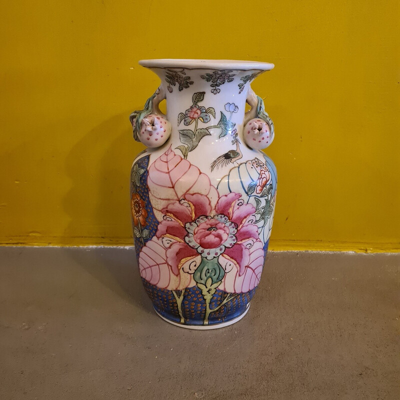 Jarrón vintage Famille Rose en porcelana coloreada, China
