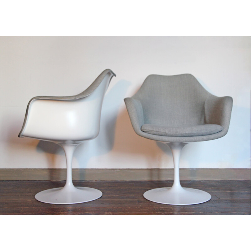 Pair of vintage Tulip armchairs by Eero Saarinen for Knoll International, 1957