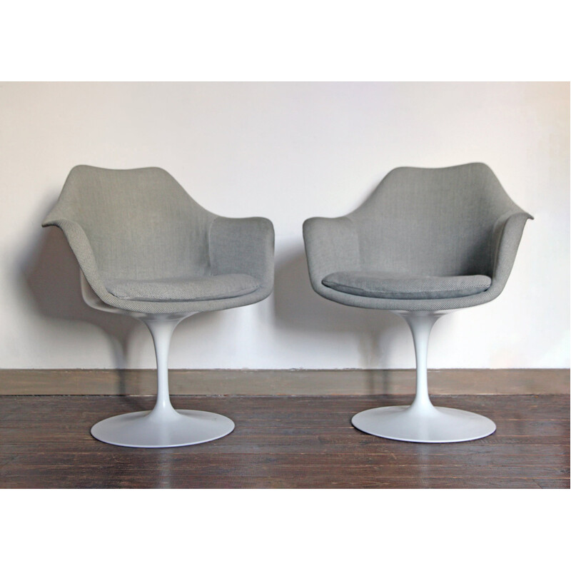 Pair of vintage Tulip armchairs by Eero Saarinen for Knoll International, 1957