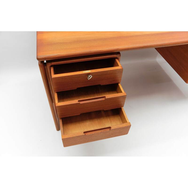 Vintage teak desk for Dyrlund, Denmark 1960