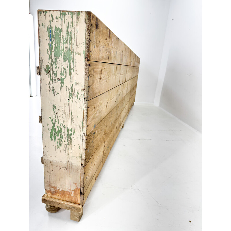 Vintage industriële houten kast met 52 vakken