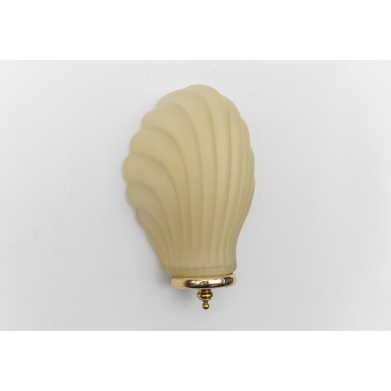 Vintage shell-shaped cream satin glass wall lamp, Italy 1960