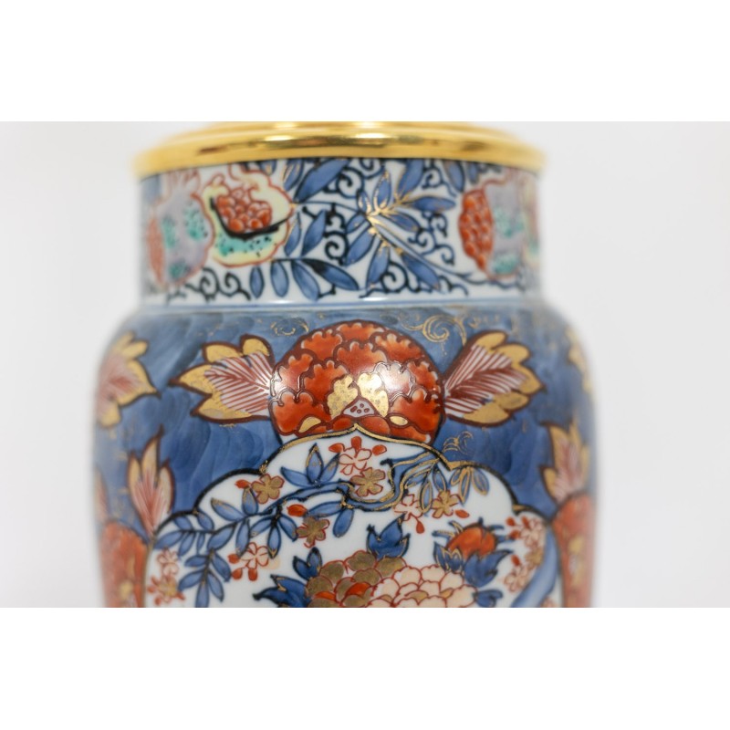 Pareja de lámparas antiguas de porcelana Imari y ormolu con decoración floral, Francia 1880