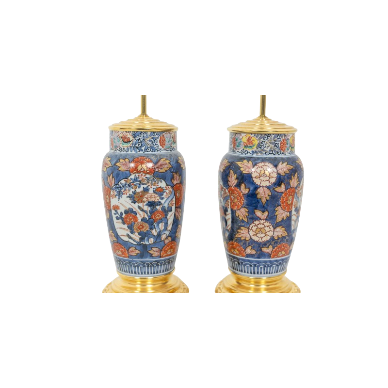 Par de candeeiros vintage de porcelana Imari e ormolu com decoração de flores, França 1880