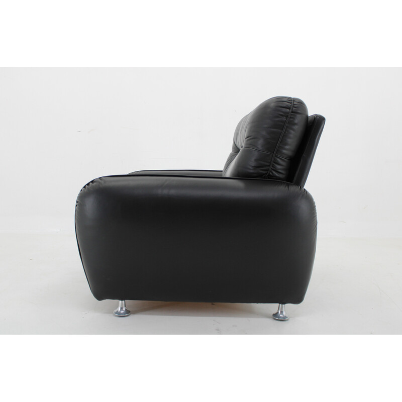 Vintage black leather armchair, Italy 1970