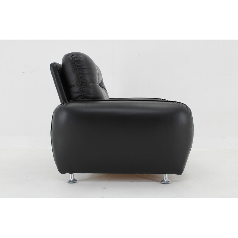 Vintage black leather armchair, Italy 1970