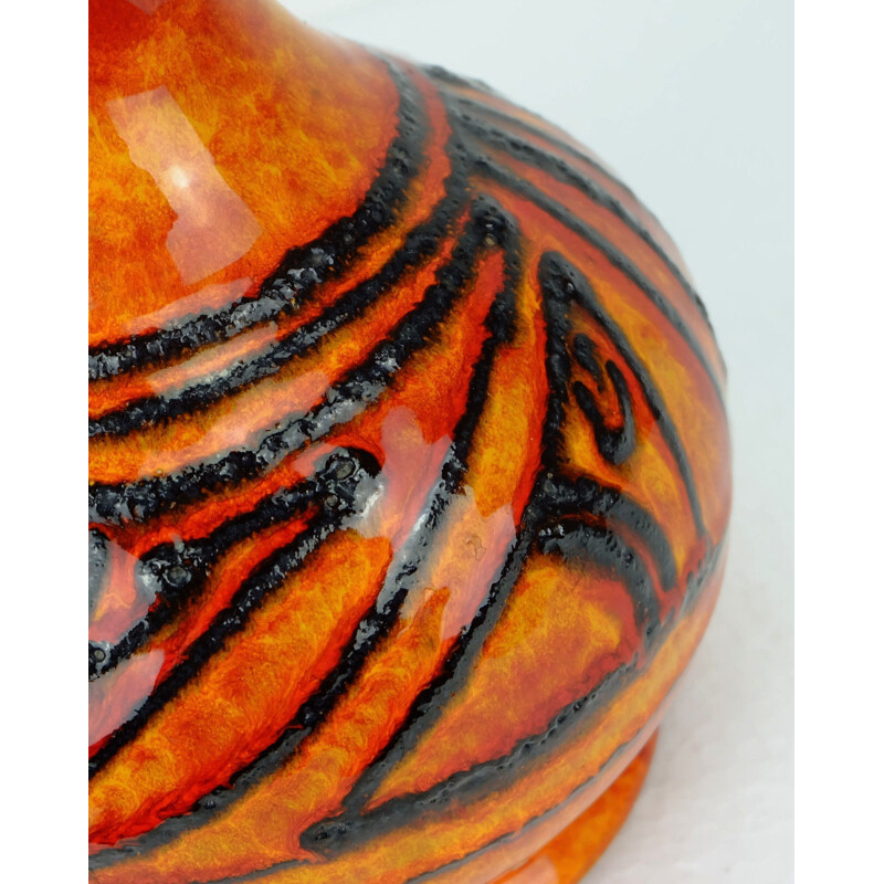 Vase allemand orange motif Fat Lava noire de Walter Gerhards  - 1960
