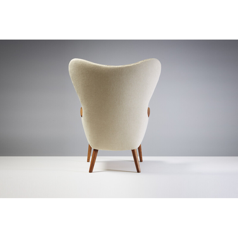 AP-28 "Mama Bear" Armchair by Hans Wegner - 1950s