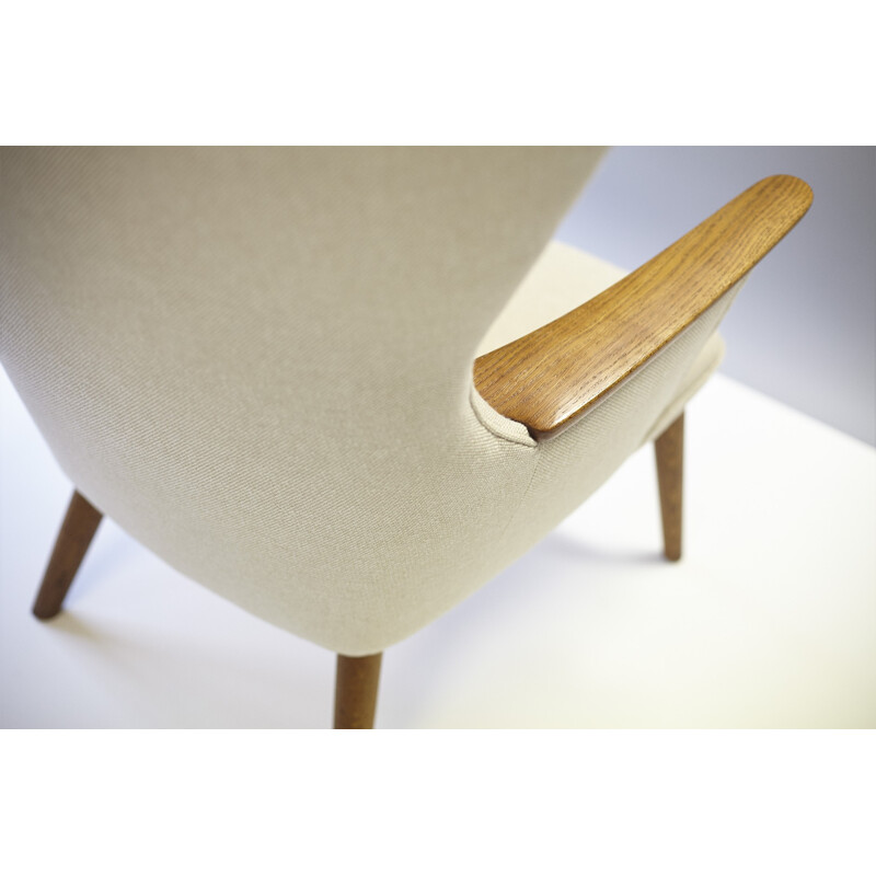 AP-28 "Mama Bear" Armchair by Hans Wegner - 1950s